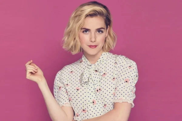 Kiernan-Shipka-The-Modern-Day-Witch-with-a-Vintage-Twist